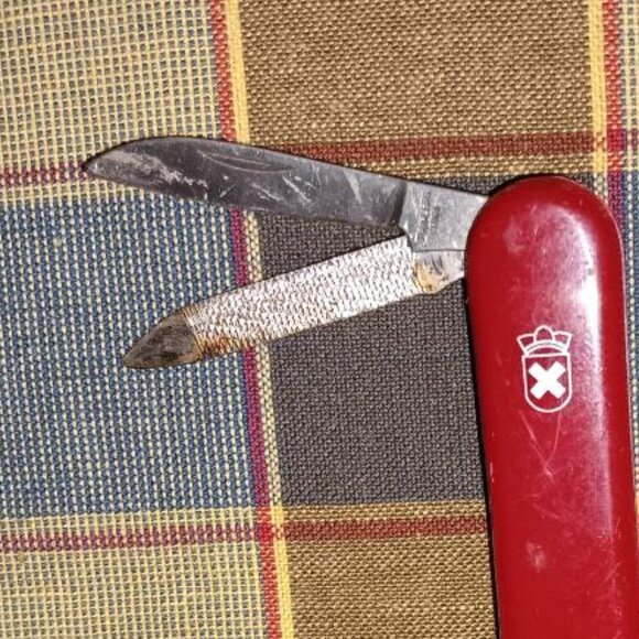 VICTORINOX RED SWISS ARMY MULTI KNIFE STAINLESS - Picture 5 of 5